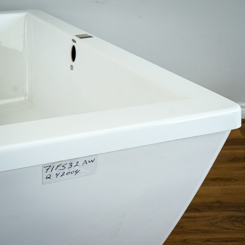 Caml-Tomlin 71x31x24-In White Freestanding Bathtub w/ Air Pump & Remote