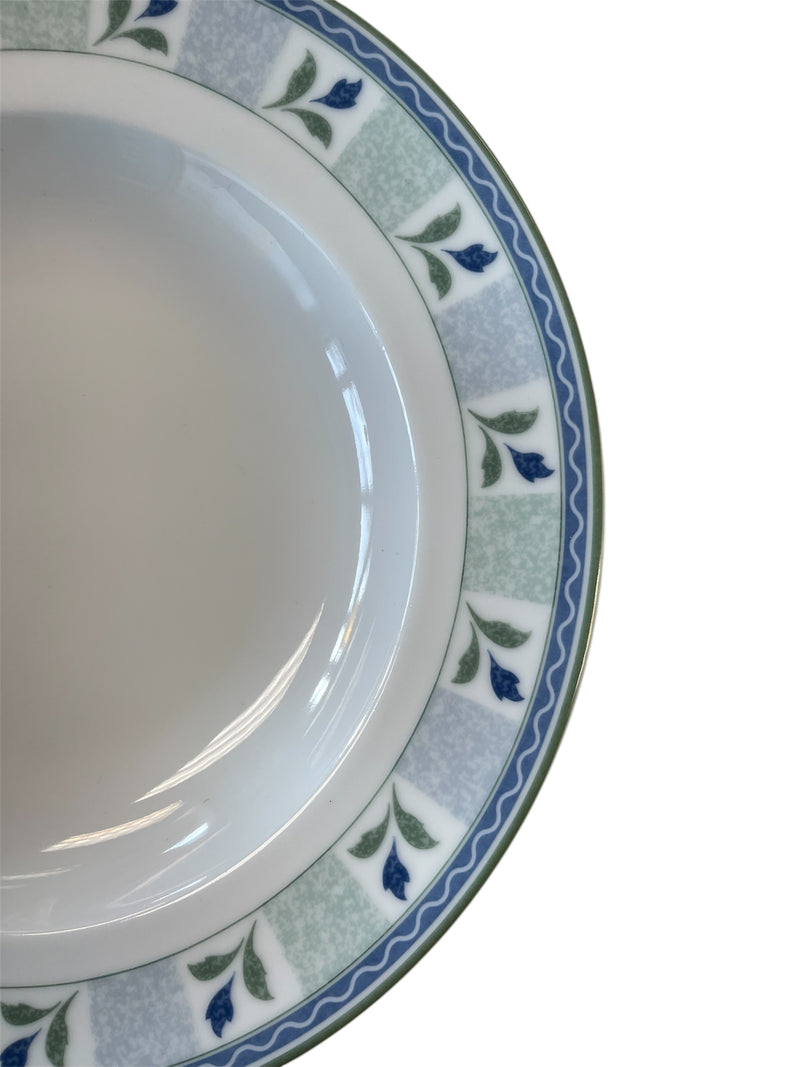 Gaiety by Oneida 58 Piece Dishware Set