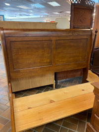 3 - Piece Solid Wood Queen Bedroom Set