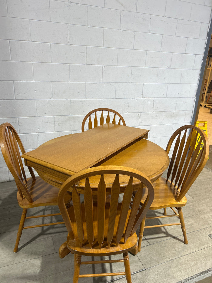 Sica Traditional Dining Set