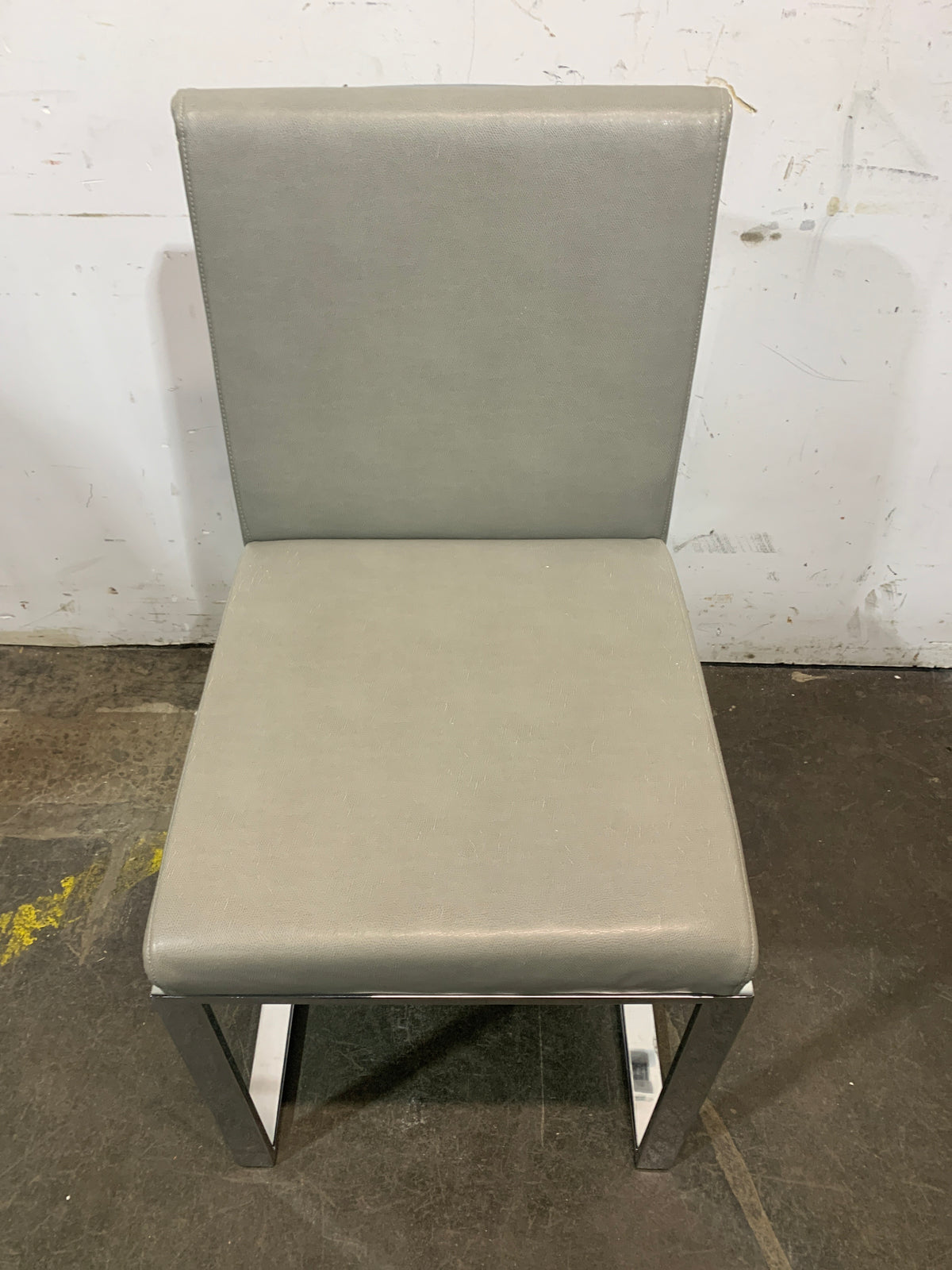 Elegant Light Grey Dining Chair