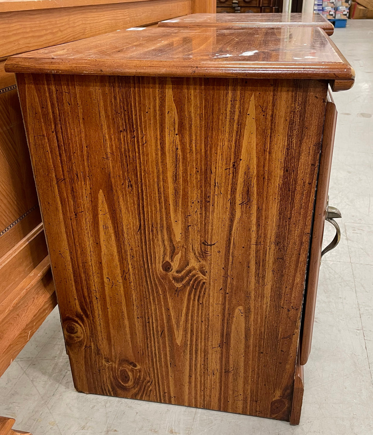 Yellow Rose Endtable Cabinet