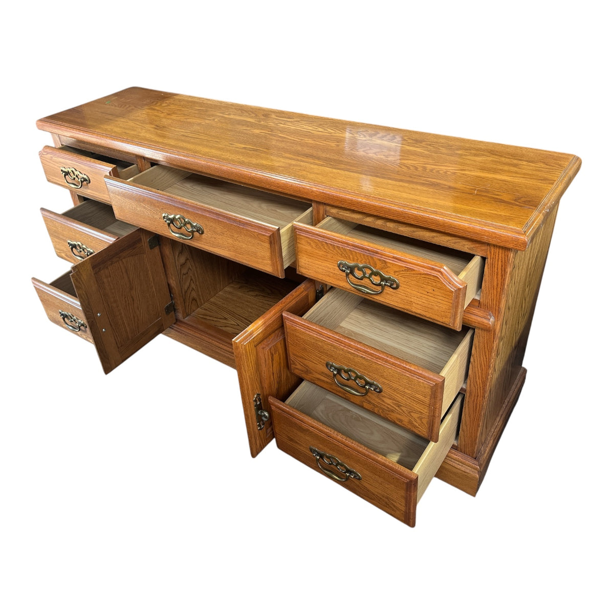 Solid 8-Drawer Oak Dresser