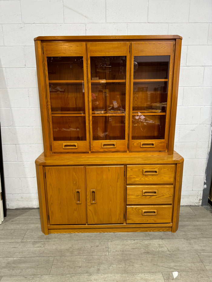 Venturi China Cabinet