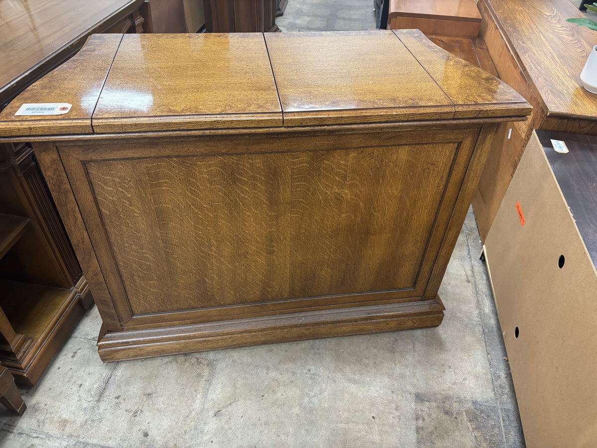Neoclassical Flip-Top Server Buffet