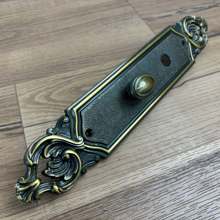 Flat Ornate Door Plate with Knob, 8525U59