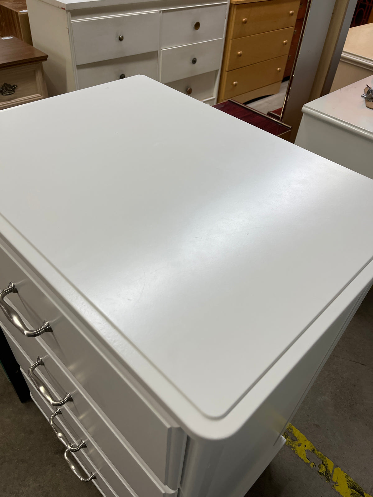 27"W 4 Drawer Dresser