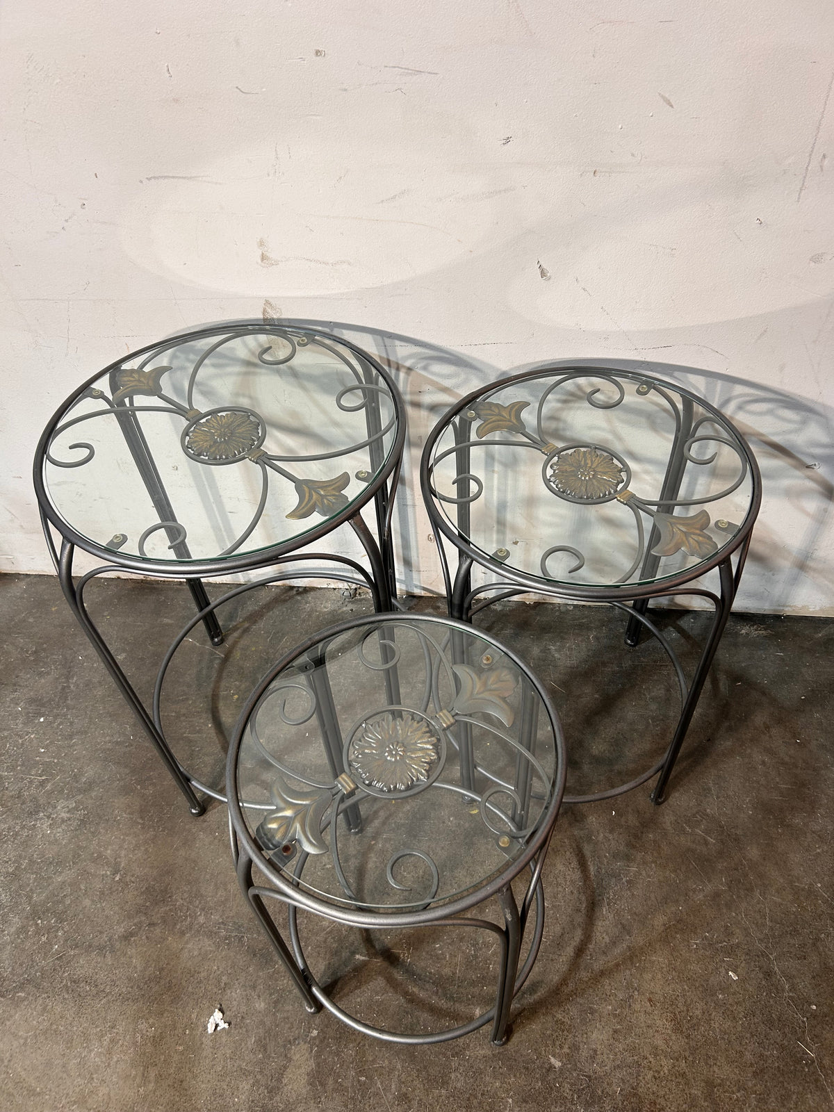 Femas Glass Nesting Table