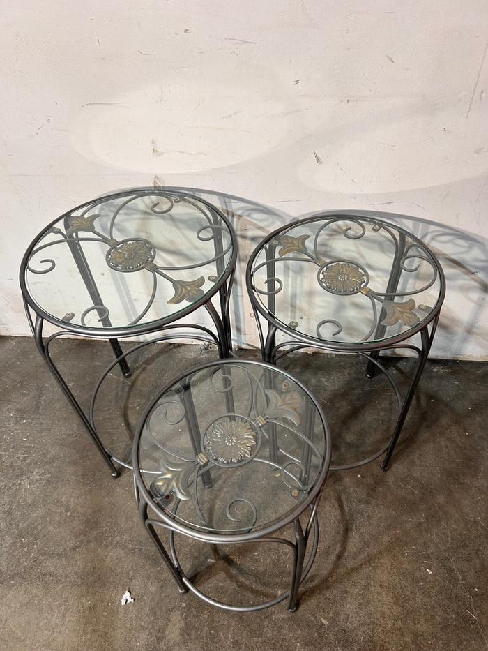 Femas Glass Nesting Table