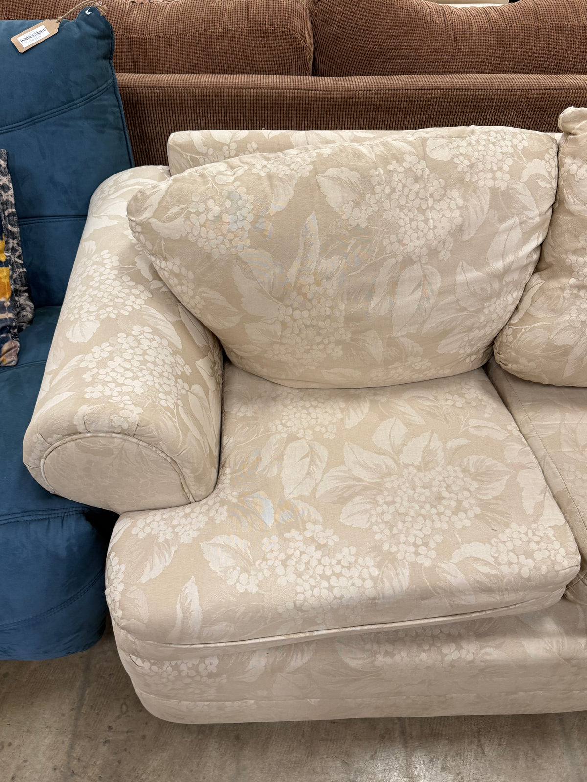 Traditional 3-Seater Floral Damask Cream Sofa