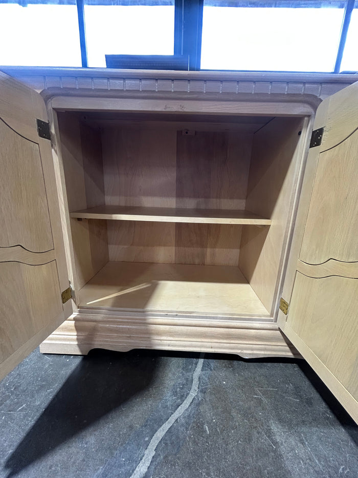 Daveluyville Pearl Bleach Oak Dresser