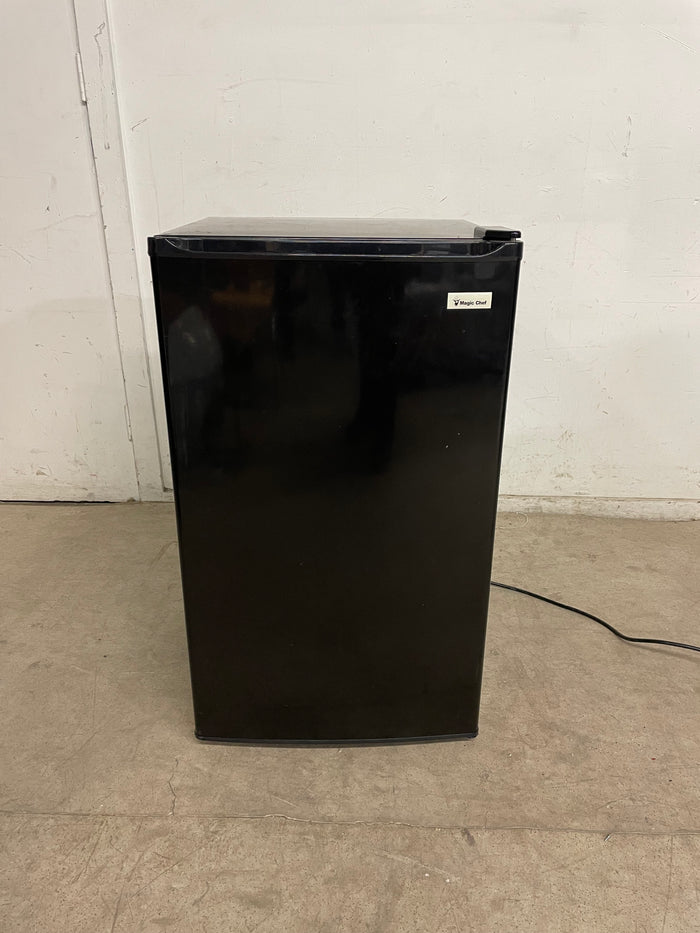 Black Magic Chef Mini-Fridge Model:MCBR360WF