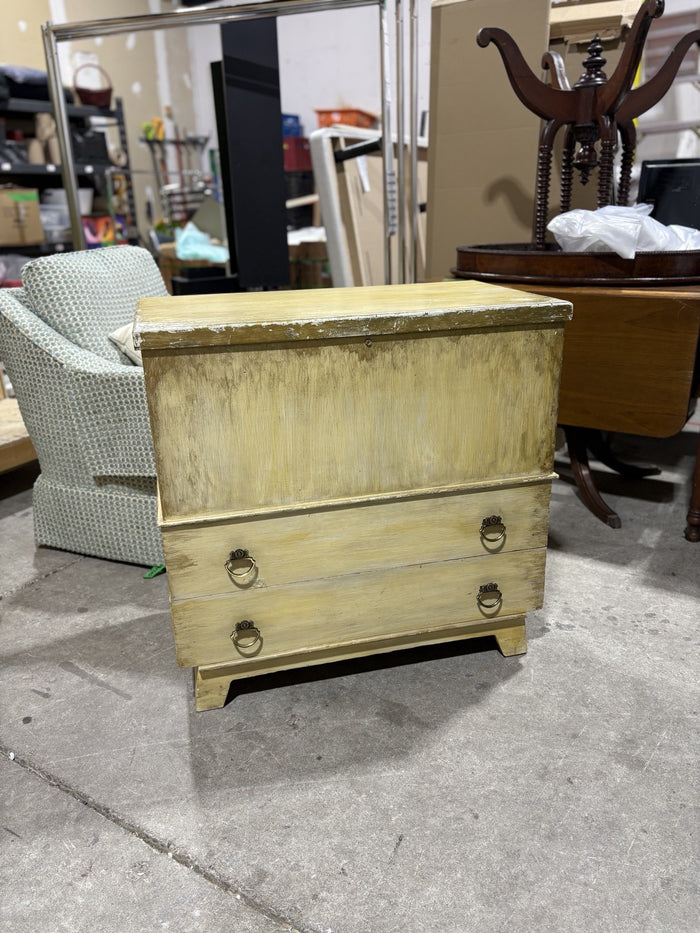 33- Inch Chestley Heirloom Chest