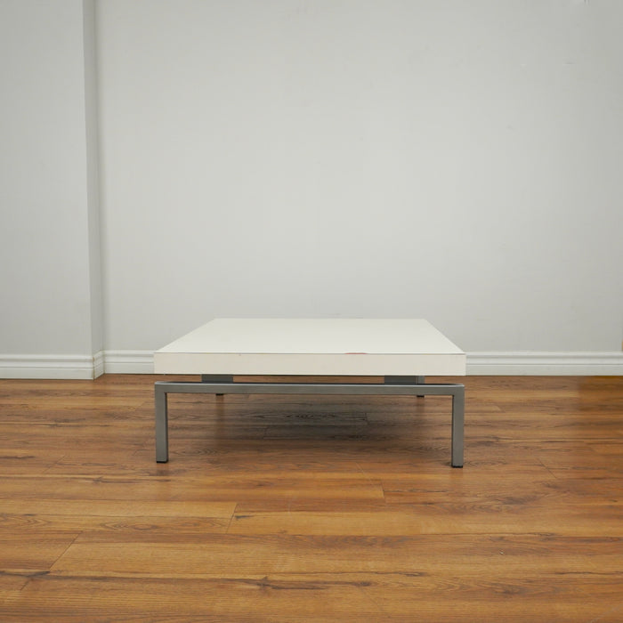 30-inch Square Top Coffee Table in Sutton White