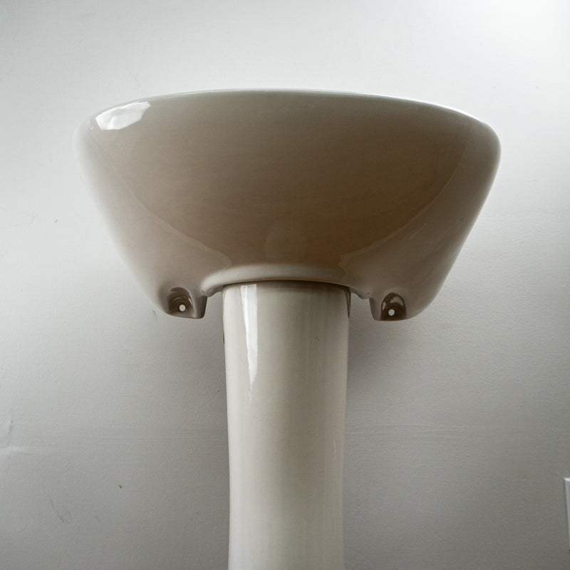 Compact Pedestal Sink in White, 33.375-Inch Tall, 20-Inch Width