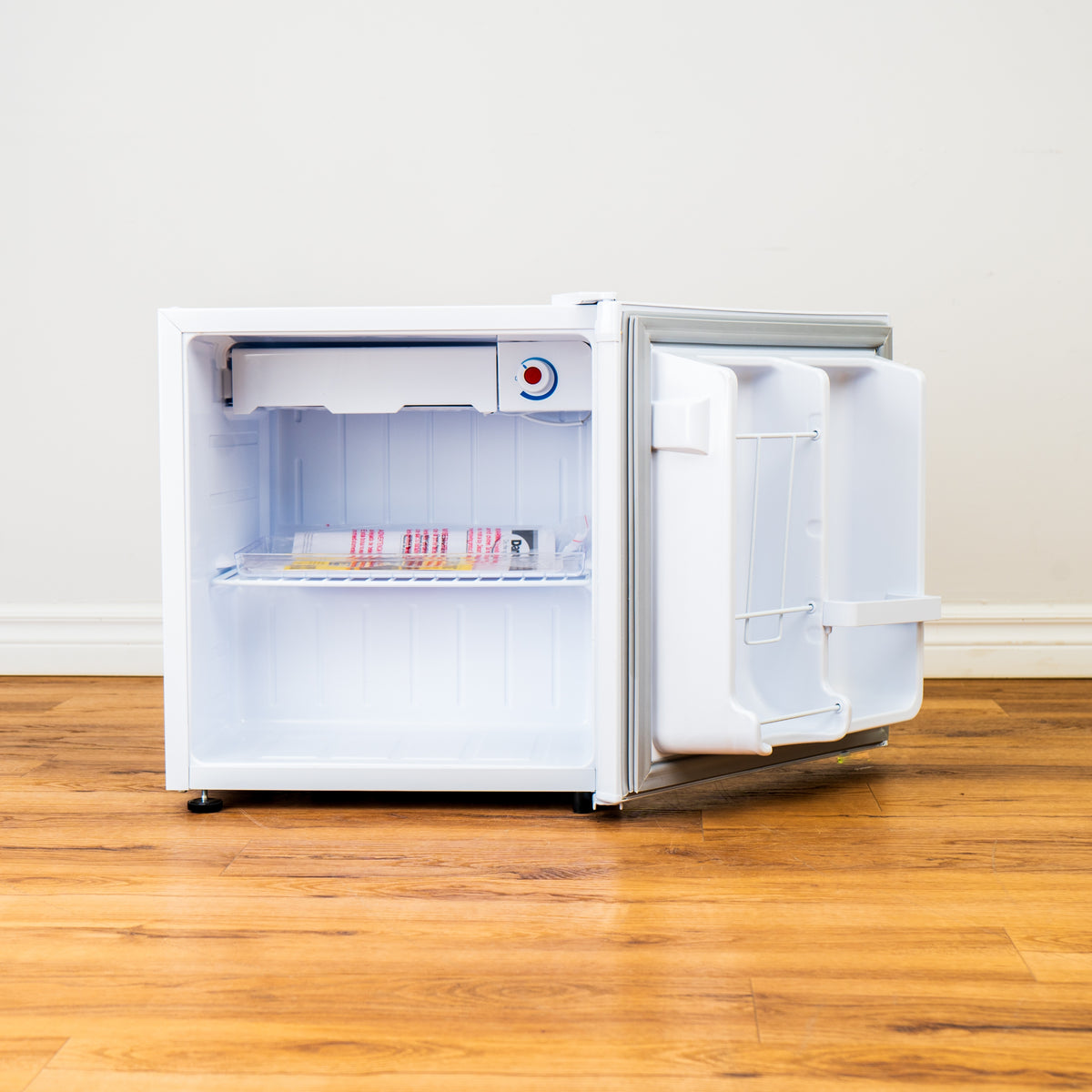 Compact Refrigerator - 1.6 Cu. Ft. - White