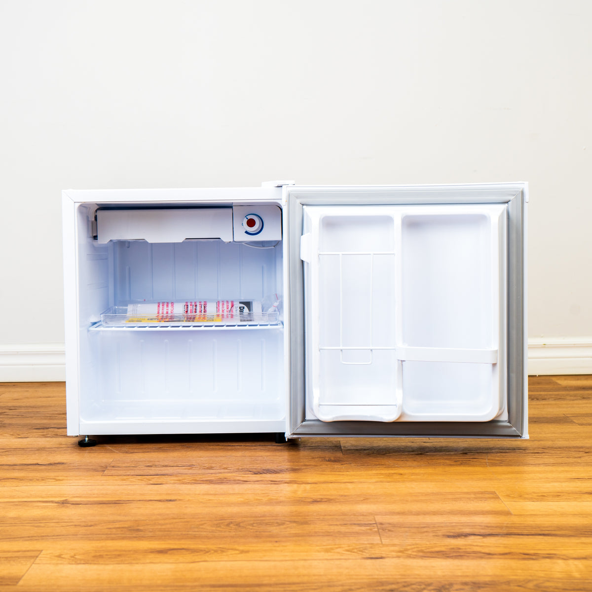 Compact Refrigerator - 1.6 Cu. Ft. - White