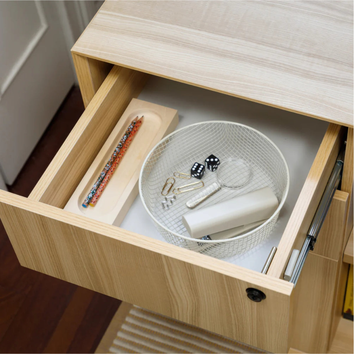 Credenza in Woodgrain (Right Drawers)