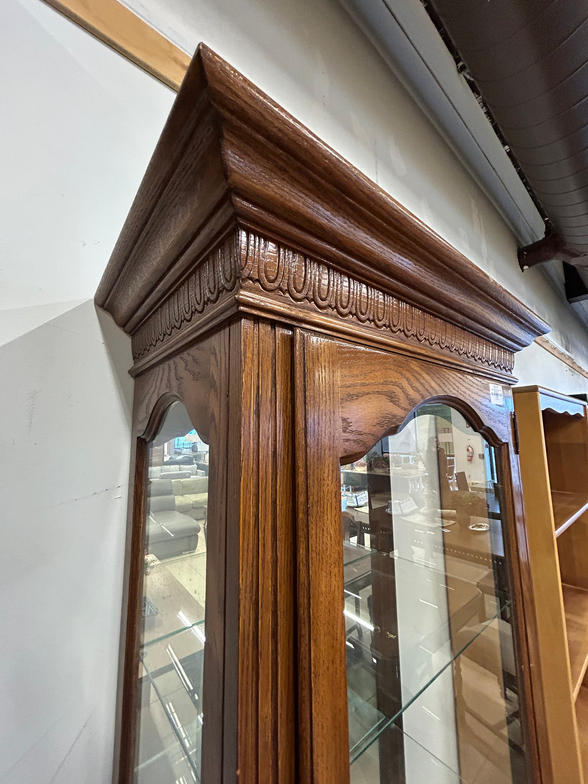 Napoli Traditional Curio Cabinet (Key included)