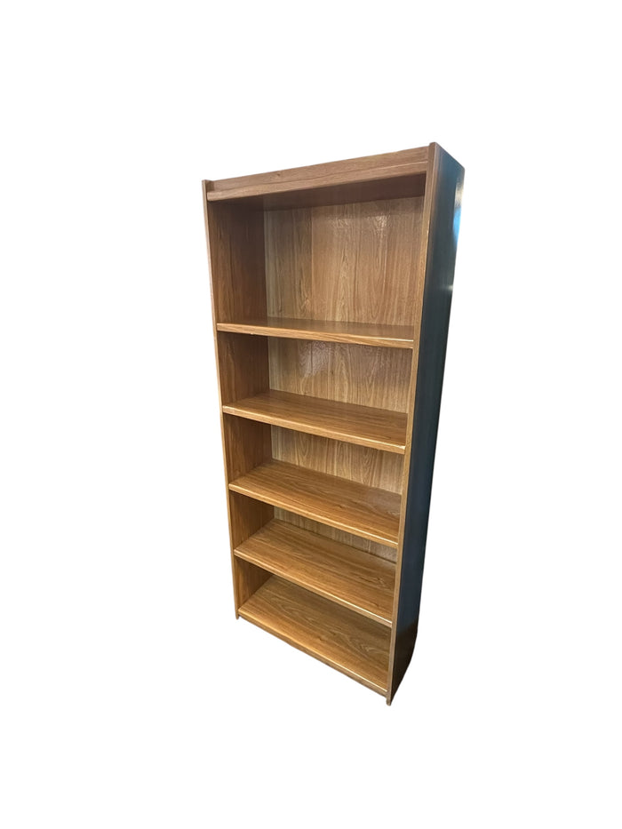 Medium Oak Bookshelf With 5 Shelves