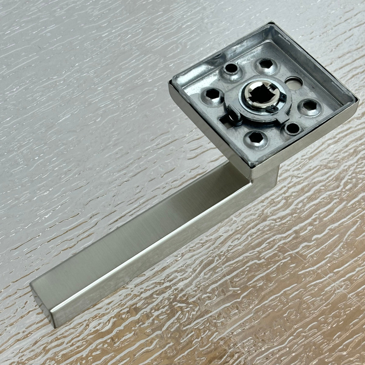 LH3001 #910S C15 Piazza Square Passage Set with 2-3/4" Backset