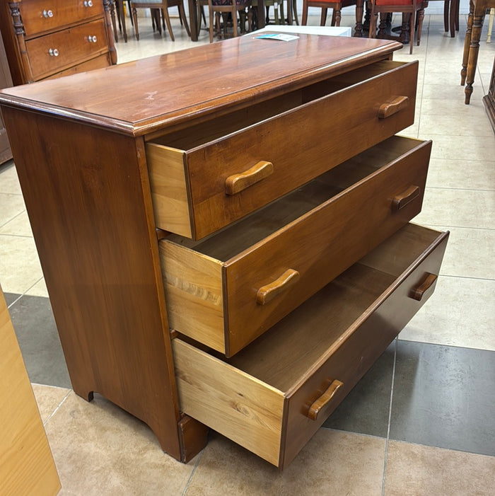 Medeiro Maple Dresser