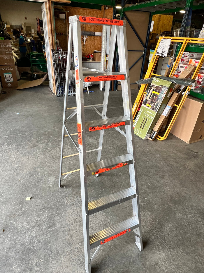 6ft Step ladder with Shelf