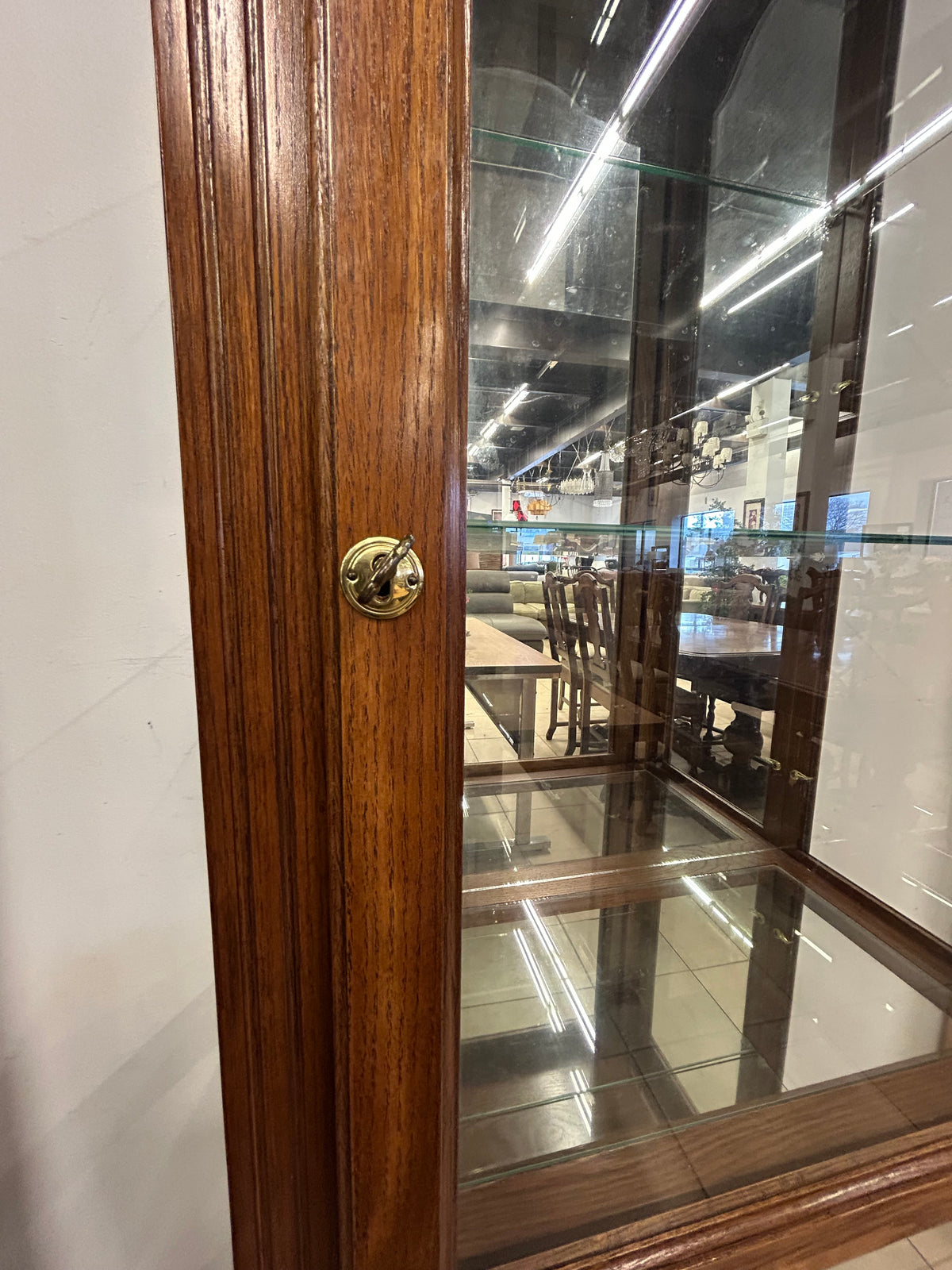 Napoli Traditional Curio Cabinet (Key included)