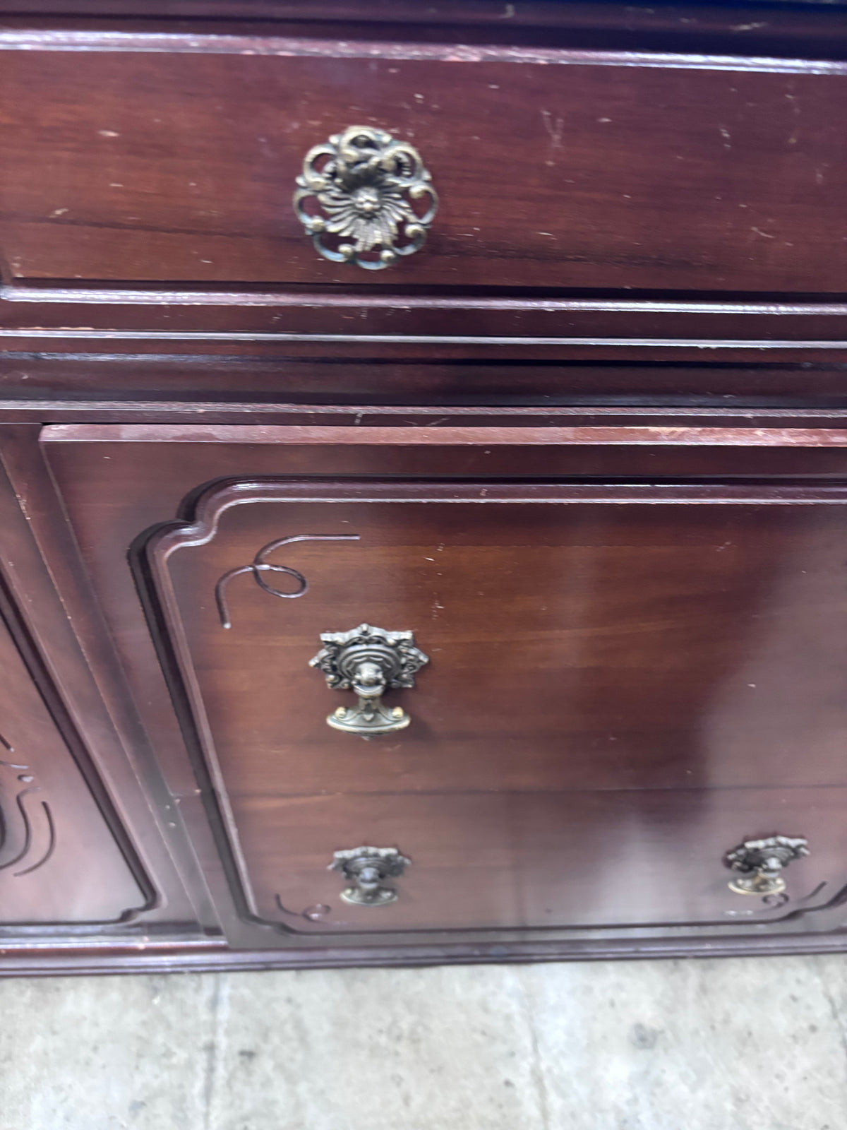 Vintage Traditional Wood Buffet Sideboard