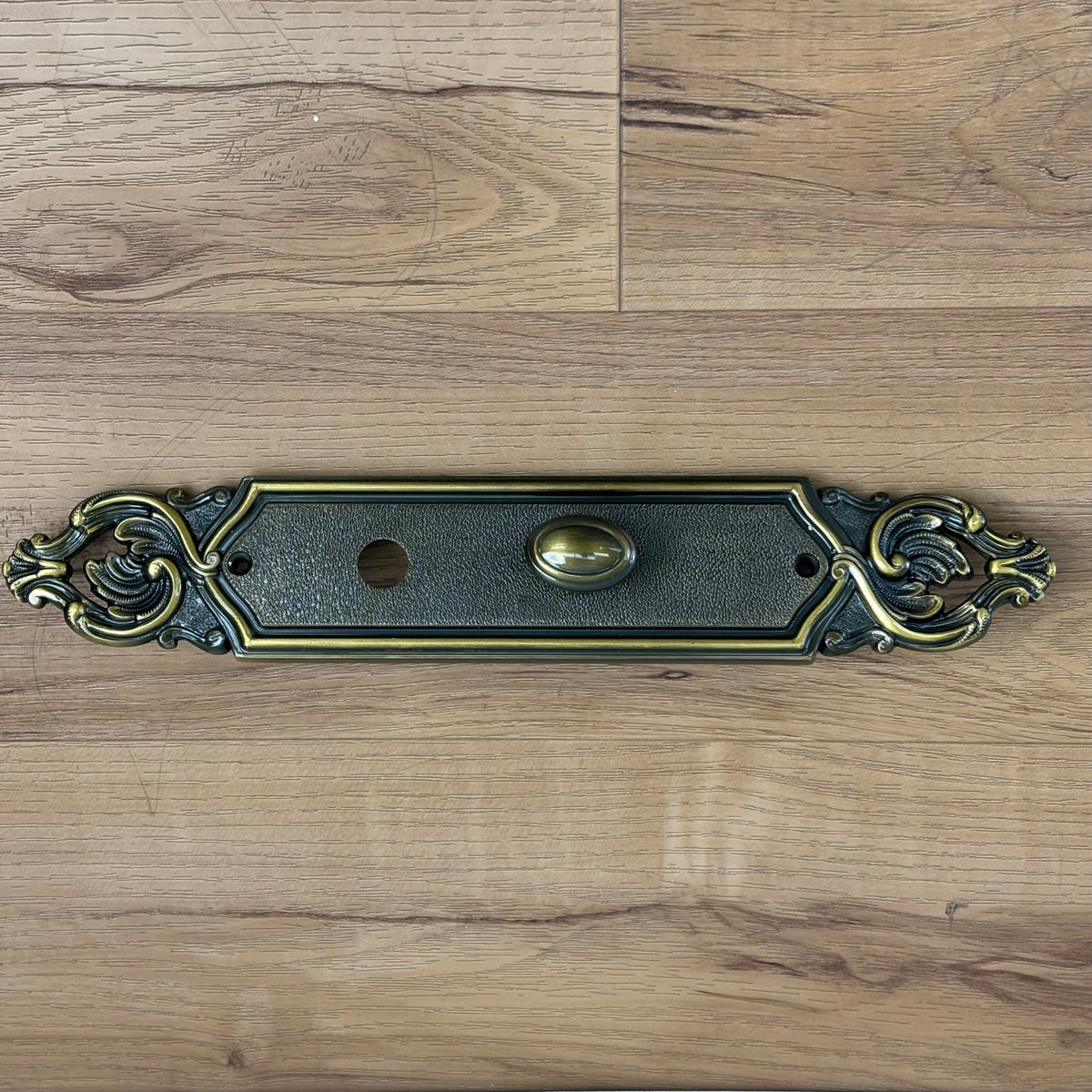 Flat Ornate Door Plate with Knob, 8525U59