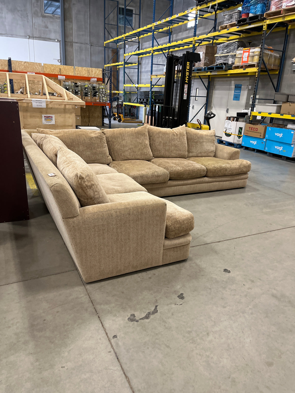 12’ x 9.5’ Sectional Sofa in Caramel