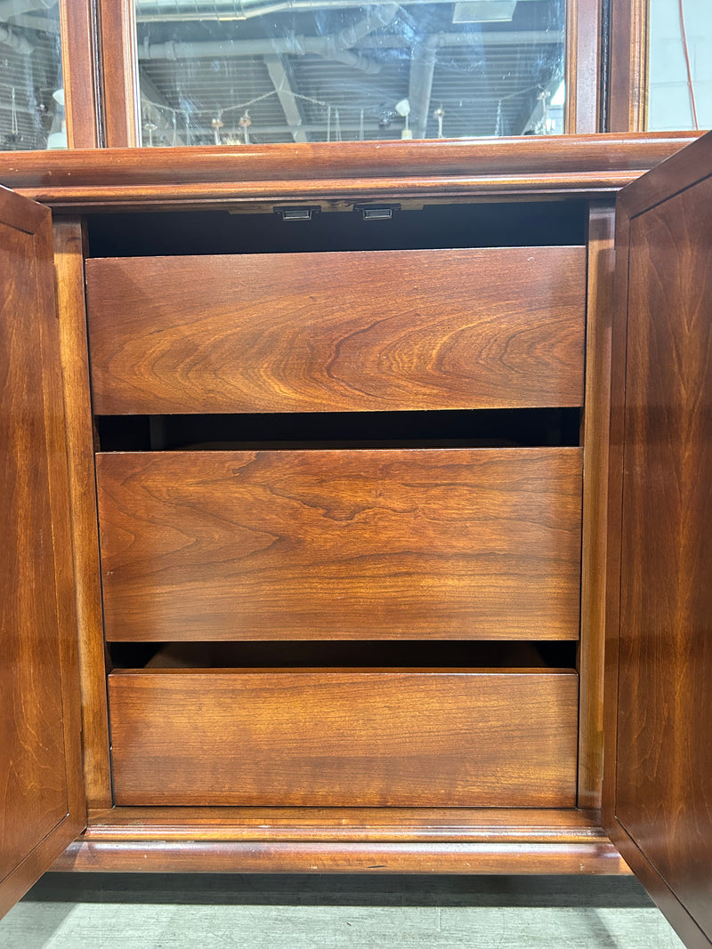 KROEHLER Vanity Dresser with Trifold Mirror