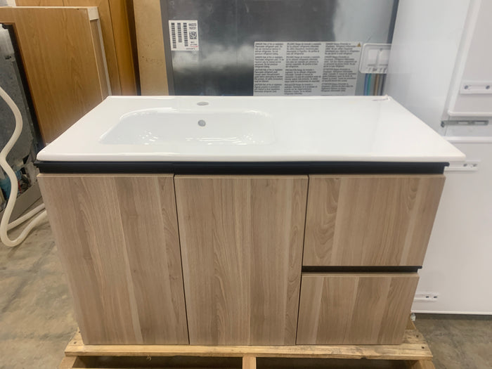 ROYO 36" Vanity W/Sink & Structure Leg