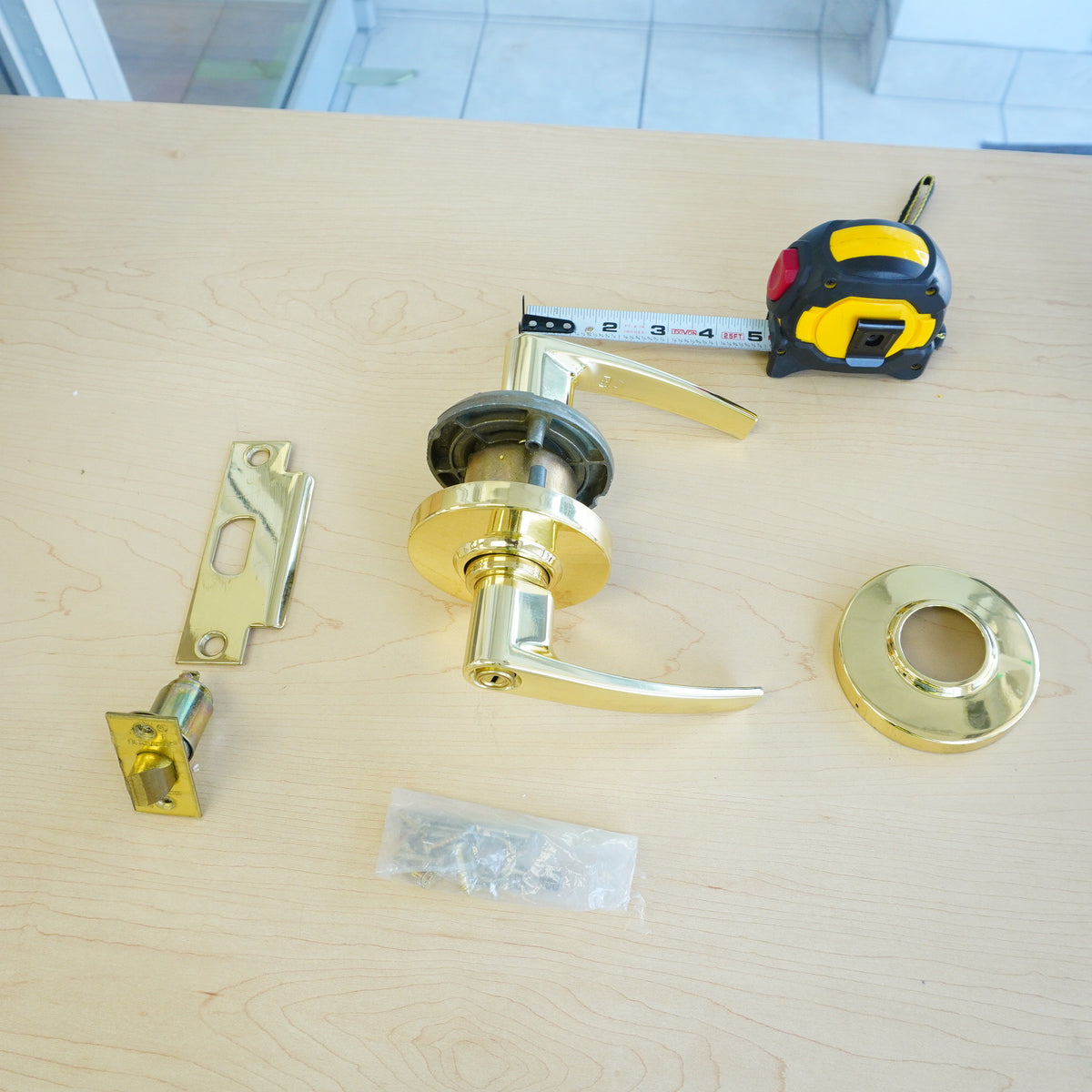 Schlage AL40S JUP 605 Privacy Lever Lock – Jupiter Style, Bright Brass