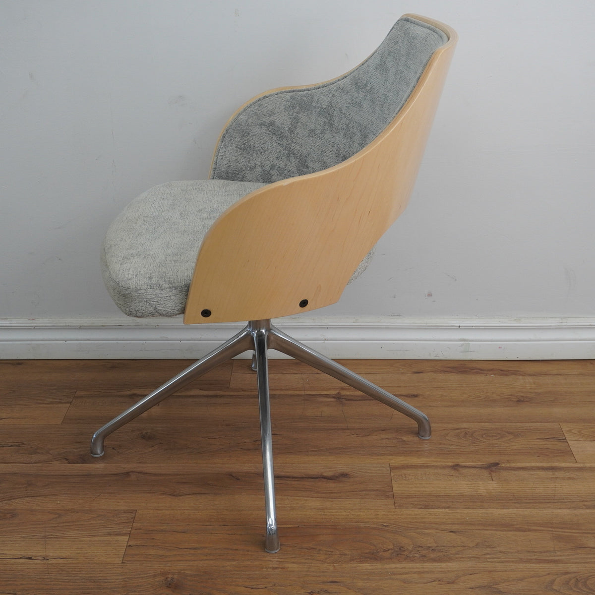 25-Inch W Spider Base Swivel Chair in Grey Fabric Upholstery