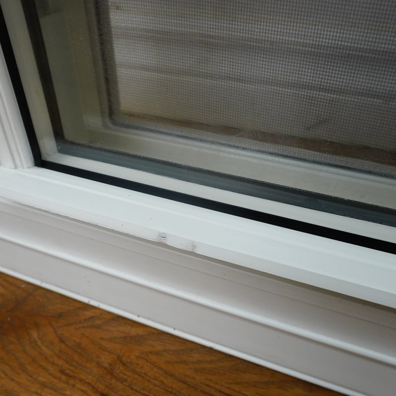 18x28-Inch Double Hung Window in White with Spring Screen