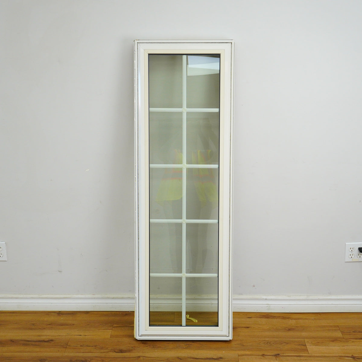 19x60-Inch Laminate Casement Window in Woodgrain Int. White Ext.