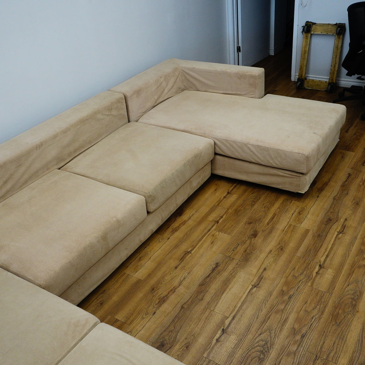 Modular 3‑Piece Sectional Sofa in Beige Fabric – 154x112x27‑Inch