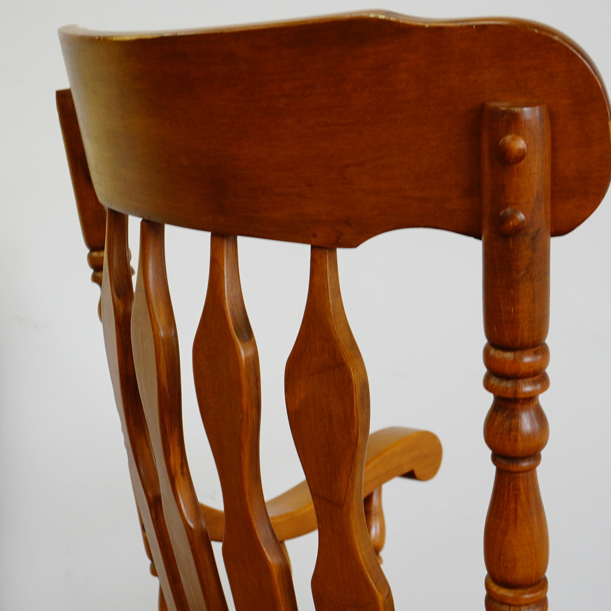 Wooden Rocking Chair – Classic Slat-Back Design, 22x34x46-Inch