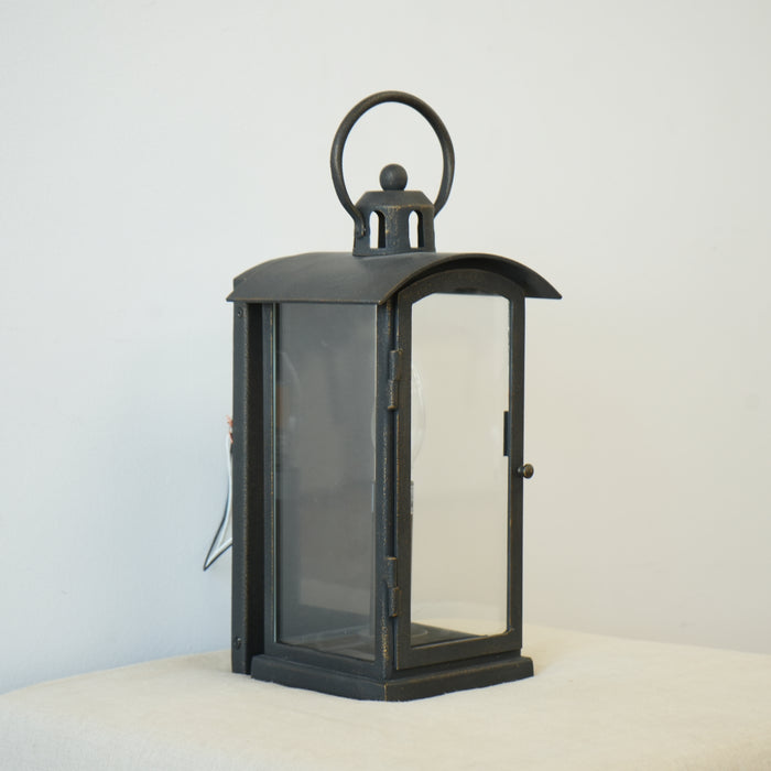 Classic Lantern Styled 1-Light Outdoor Wall Sconce