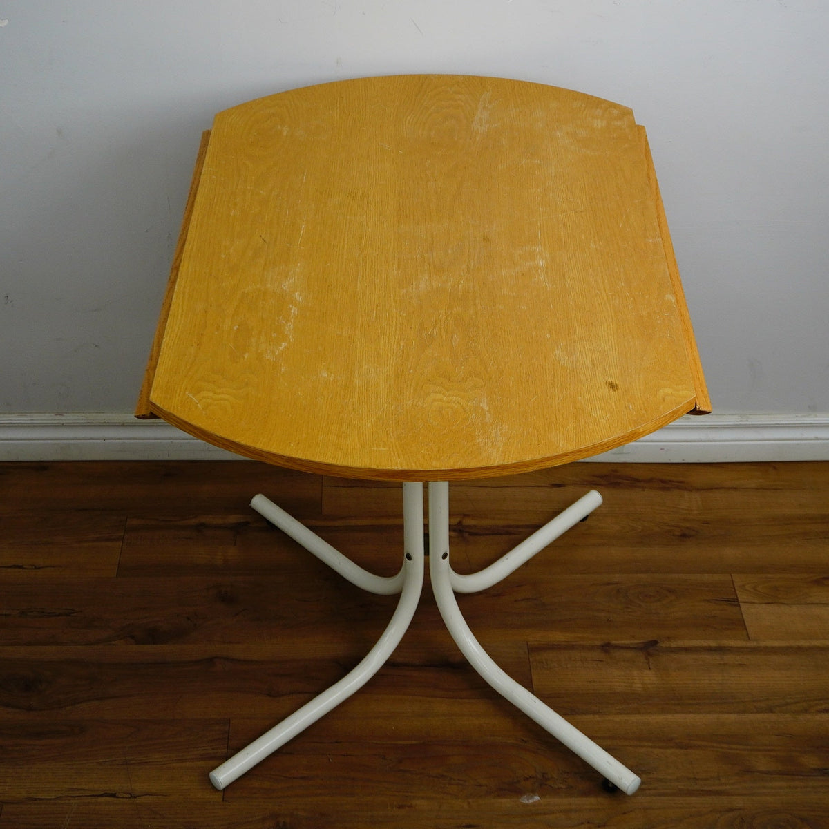 35x35x31-Inch Round Drop‑Leaf Dining Table – White Metal Base & Wood Top