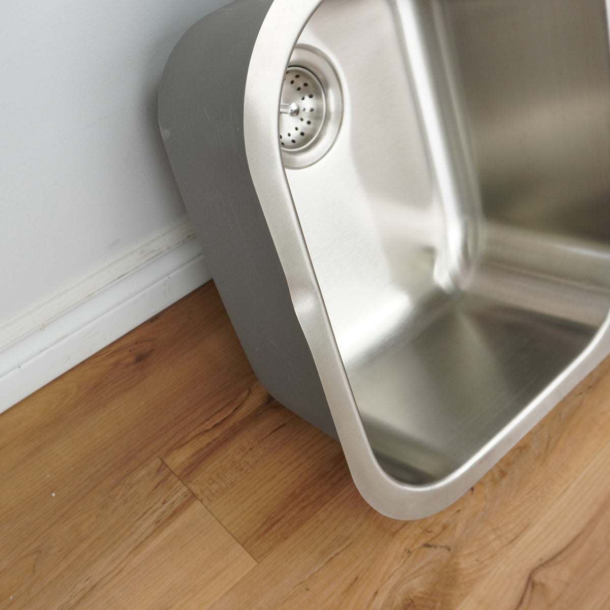 32-inch Double Bowl Undermount Stainless Steel Sink