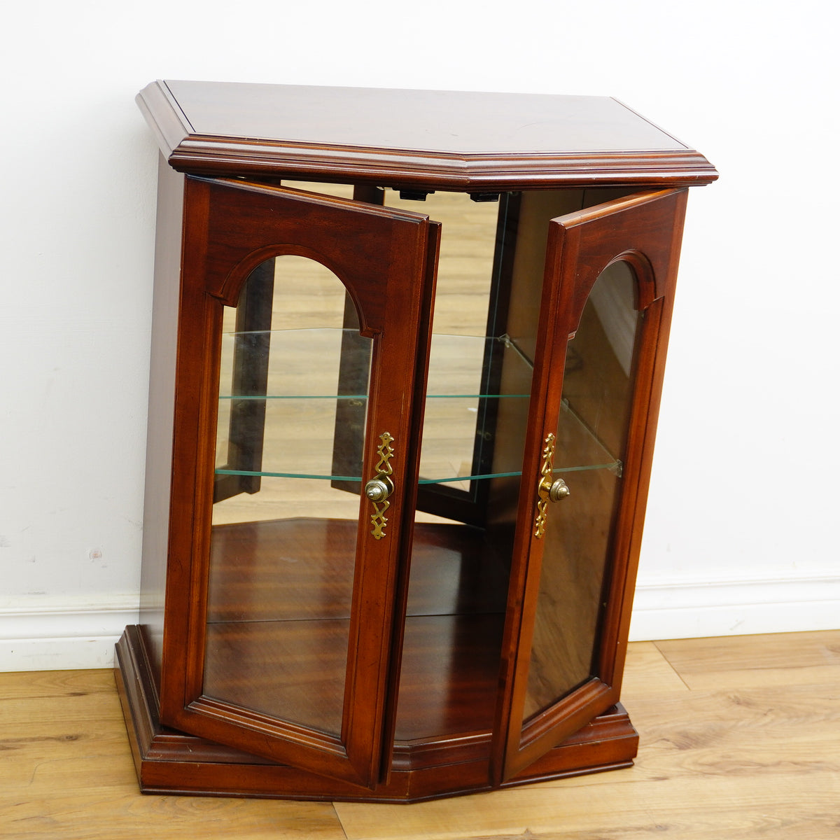 24x14x31-Inch Compact Lighted Curio Cabinet – Glass Shelving