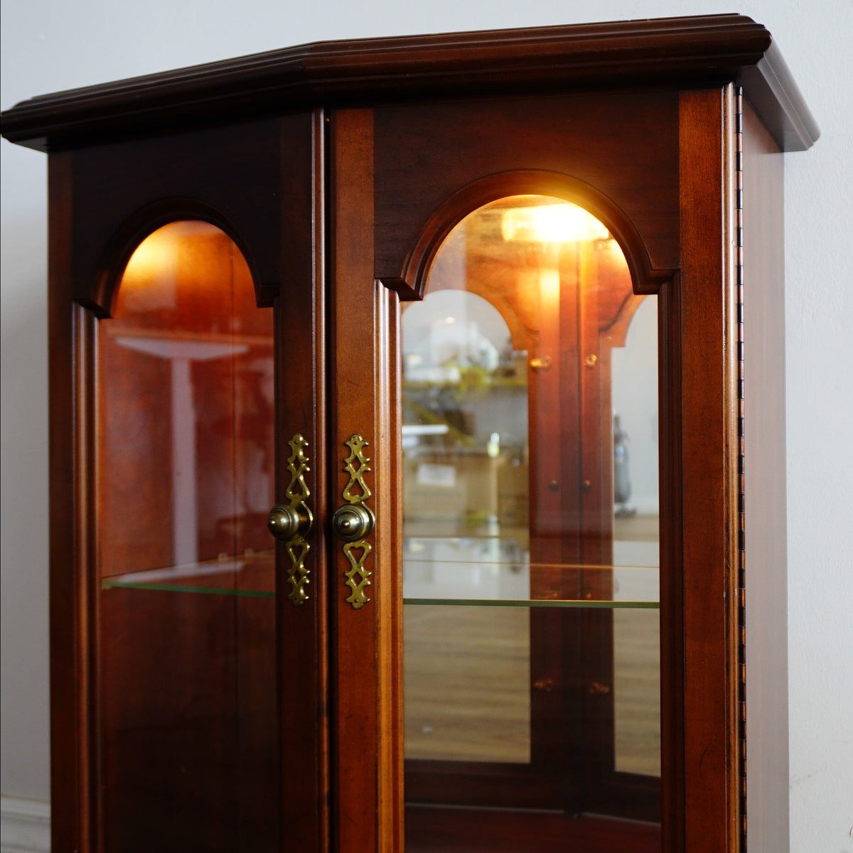 24x14x31-Inch Compact Lighted Curio Cabinet – Glass Shelving