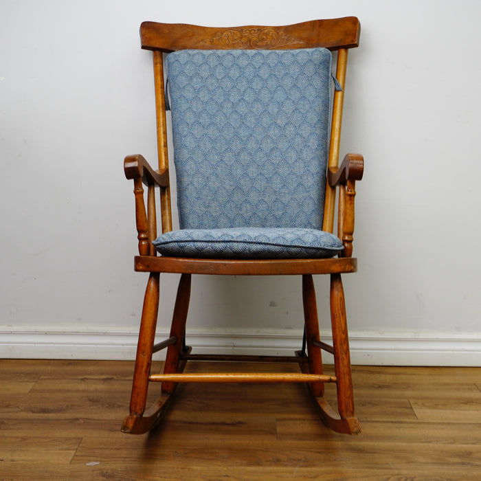 20x31x39-Inch Wooden Rocking Chair – Blue Herringbone Cushions
