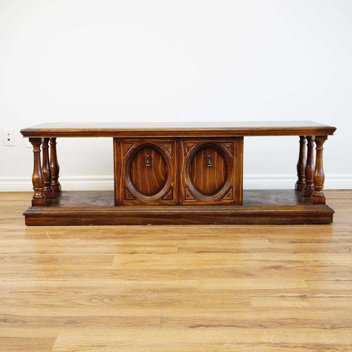 61x21x19-Inch – Grainy Wood Double-Sided Console w/ Doors & Columns
