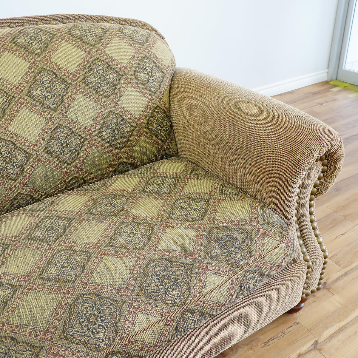 88x40x36-Inch – Classic Ecru Patterned Upholstered Sofa – Nailhead Trim
