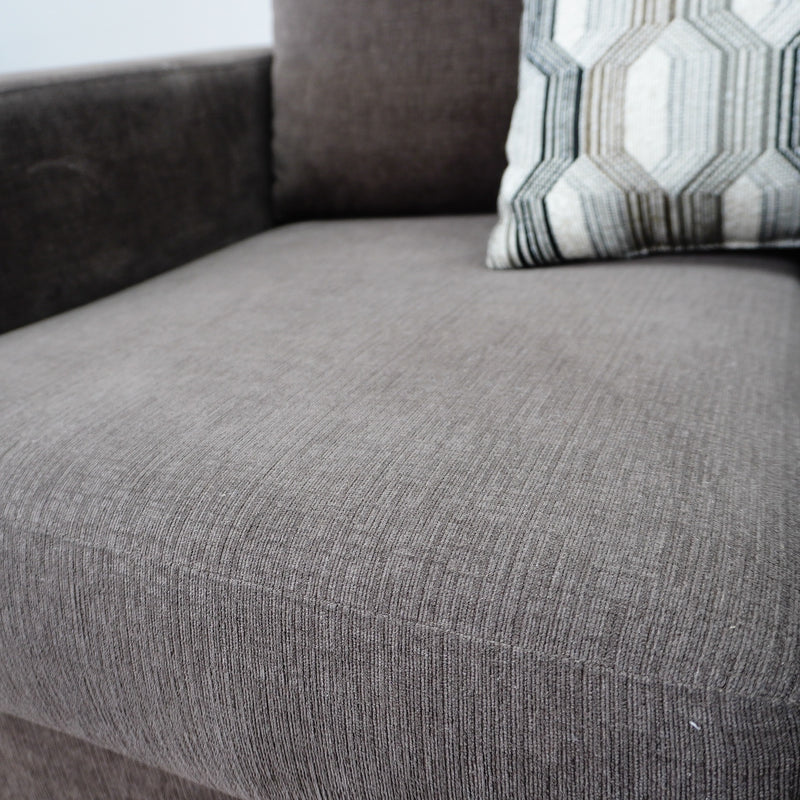 82×36×31‑Inch Upholstered Sofa – Brown Fabric with Accent Pillows