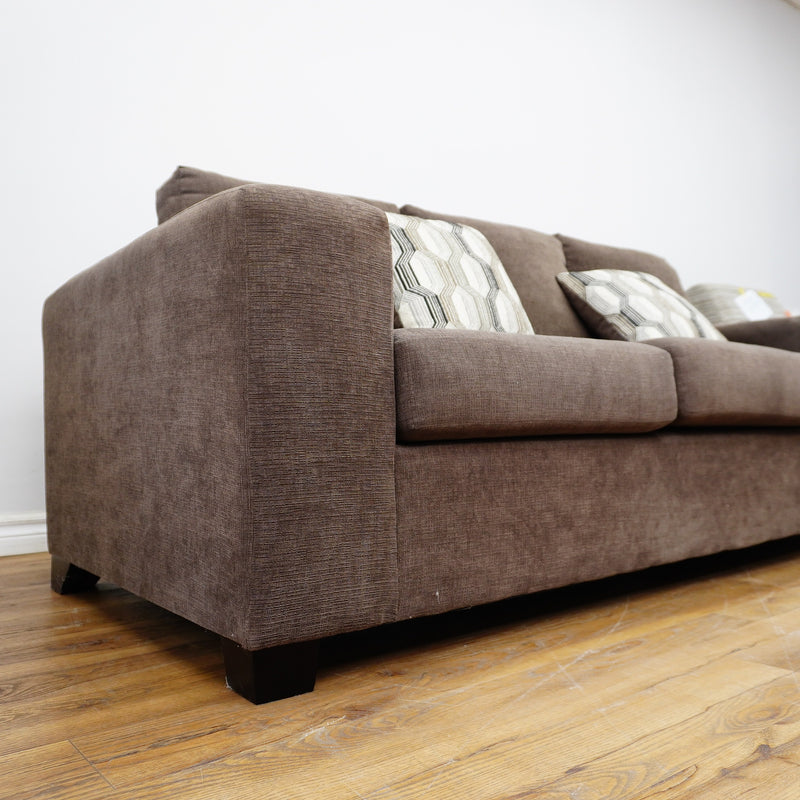 82×36×31‑Inch Upholstered Sofa – Brown Fabric with Accent Pillows