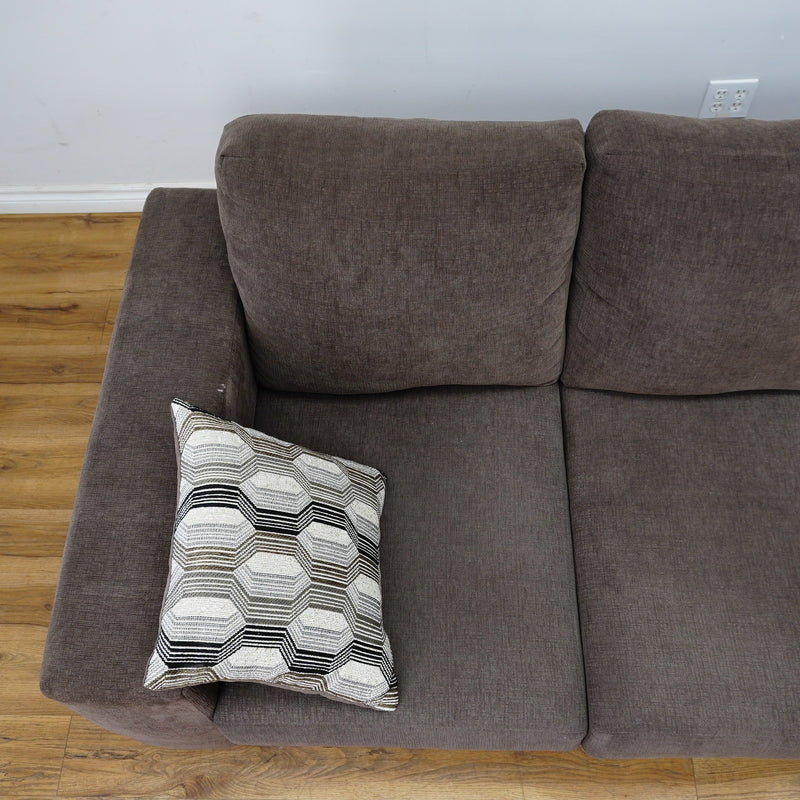 82×36×31‑Inch Upholstered Sofa – Brown Fabric with Accent Pillows